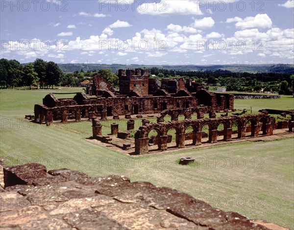 Ruins of the Reducción Jesuita de Trinidad, Indian houses and bell tower of the provisional churc?