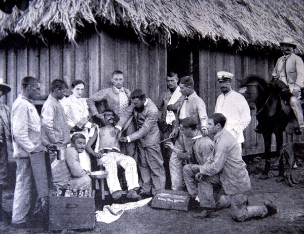 War of Cuba, healing of an injured seaman from the gunboat 'Vigia' in Cayetano nursing, in 'La Il?
