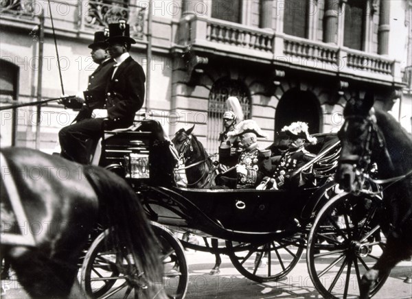 José de la Cruz Porfirio Díaz Mori (1830-1915), Mexican military, president of Mexico, accompanie?