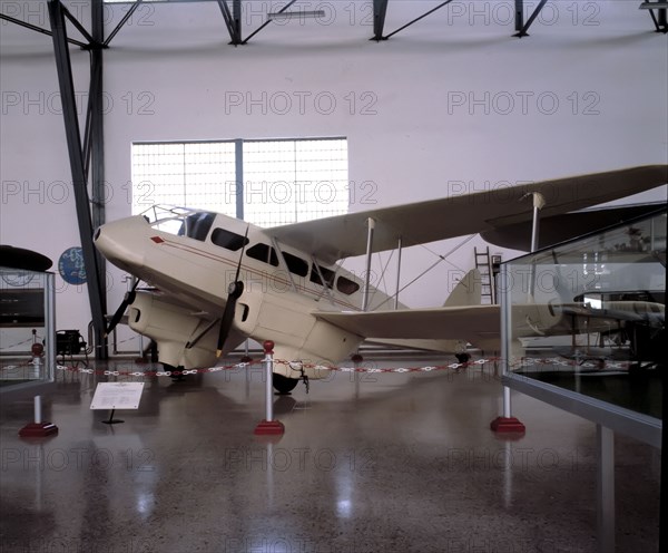 Spanish Civil War (1936-1939), Dragon Rapide aircraft rented in London in which General Franco le?