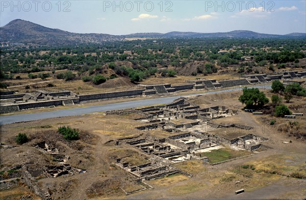 Teotihuacan, 'Palace of the Sun', built during Miccaotli phase (150 to 200 years a.C) at the nort?