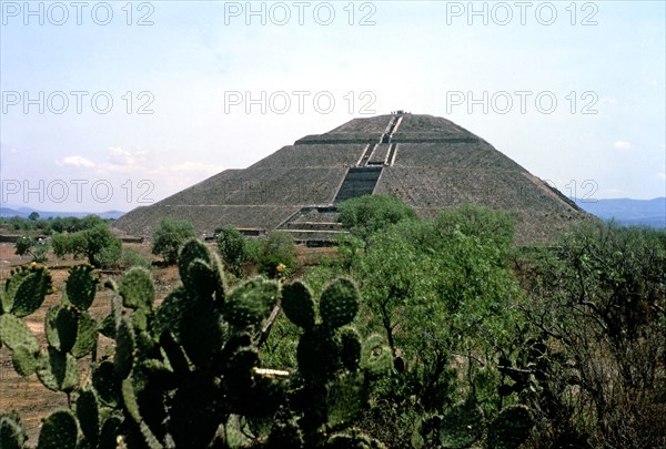 Teotihuacan, 'Pyramid of the Sun', temple located to one side of the central square of the ancien?