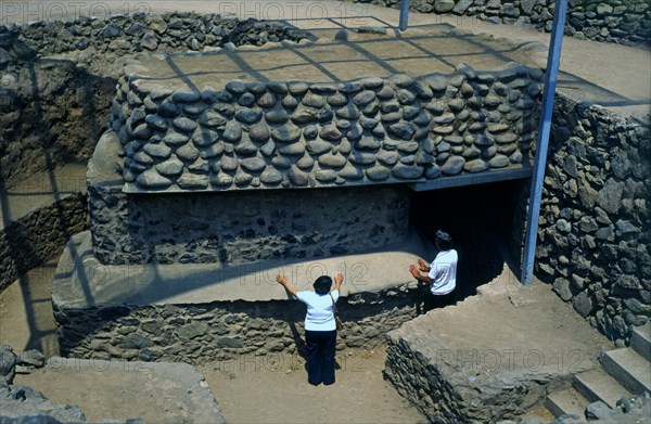 Cuicuilco circular pyramids built 600 years AD, then, about the year 400 AD were buried by the er?