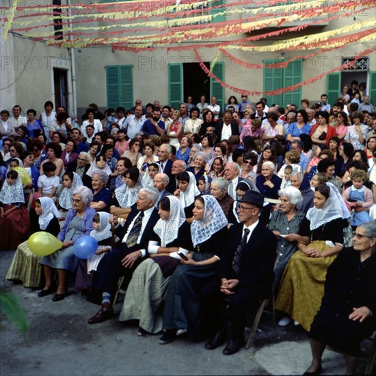 Homage to the Old Age', popular festivals organized by public bodies in the town of Manacor in Ma?
