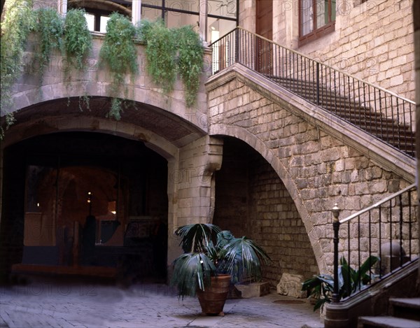 Courtyard of the Aguilar Palace, now houses the Picasso Museum of Barcelona.