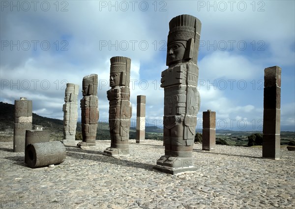 Atlas of 12 meter high from the temple of the Morning Star or Tlahuizcalpantecuhtli, which suppor?