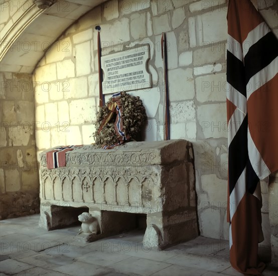 Tomb of the Infanta of Castile, Cristine of Norway, which is preserved in the Collegiate of Covar?