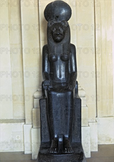 Goddess Sekhmet represented with a lioness head, made in diorite. Sculpture from the time of Amen?