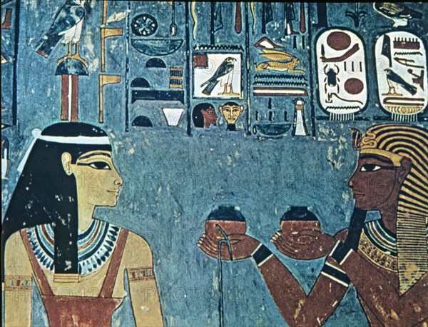 Fresco in the tomb of Horemheb, representing the pharaoh giving offerings to goddess Hathor.