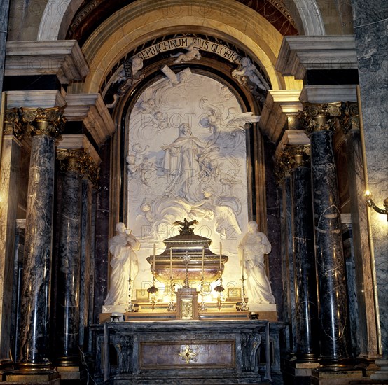 Interior of the chapel of San Pedro de Alcantara, altar with the urn which hold the remains of th?