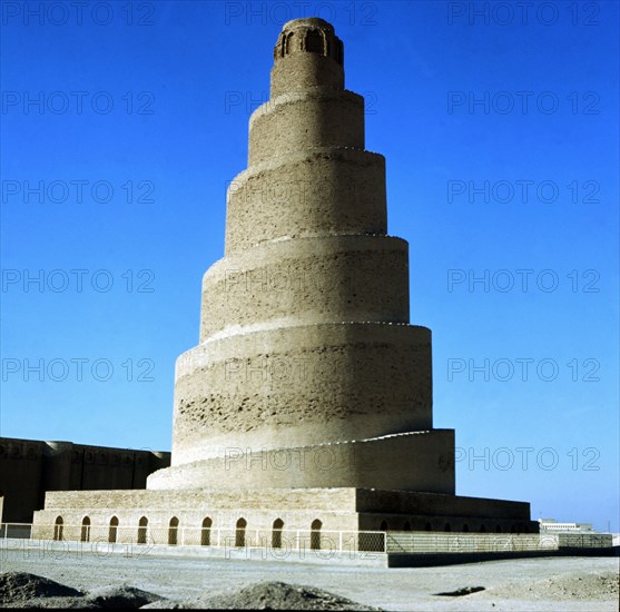 Spiral minaret called El-Malwya (50m high), belonging to the Friday Mosque of Samarra in Iraq.