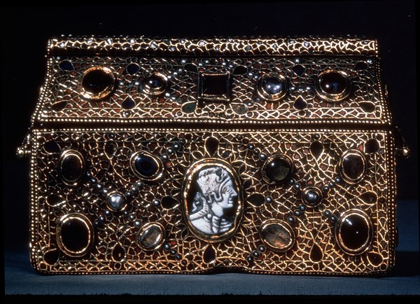 Reliquary of Theodoric, allegedly belonging to the Ostrogothic King Theodoric the Great, preserve?