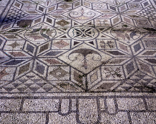 Mosaic in Birds house, in the Roman ruins of Italica founded in 206.C. by Scipio.