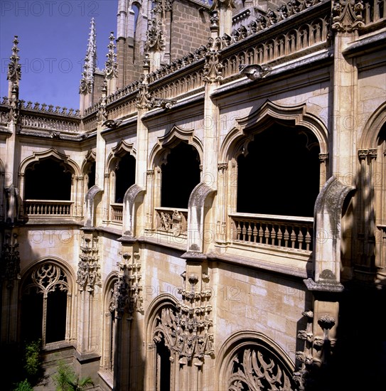 Detail of the upper gallery of the cloister with archways in the monastery of San Juan de los Rey?