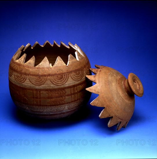 Gear-shaped urn, Iberian pottery with geometrical decoration, from the tomb 37 of the necropolis ?