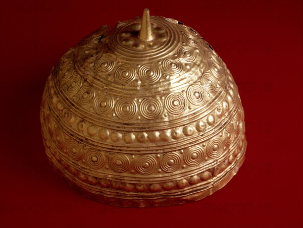 Golden helmet of a Celtic warrior, from Rianxo, part of the Castro culture.