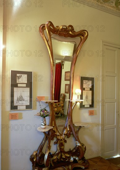 Mirror and console table designed for Casa Ibarz by Aleix Clapés.