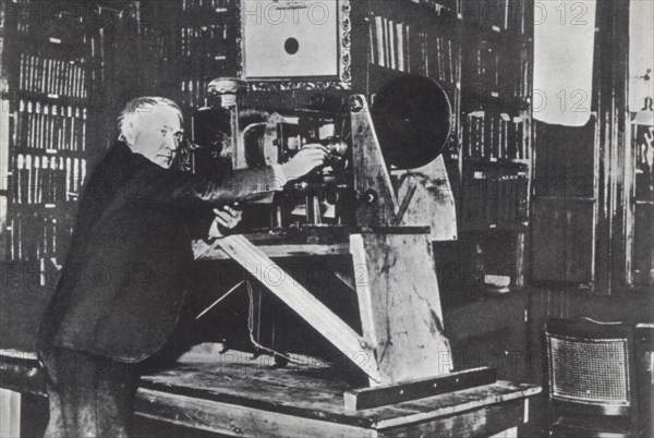 Thomas Alva Edison (Milan, Ohio, 1847-West Orange, New Jersey, 1931) in his lab, inventor of the ?