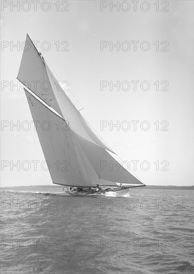 The 19-metre 'Octavia' sailing close-hauled, 1911. Creator: Kirk & Sons of Cowes.