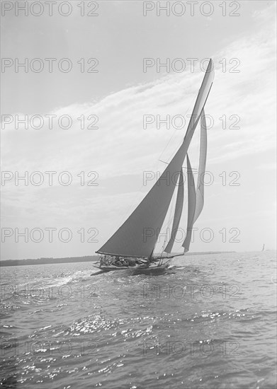 The 15 Metre cutter 'Paula II', 1911. Creator: Kirk & Sons of Cowes.