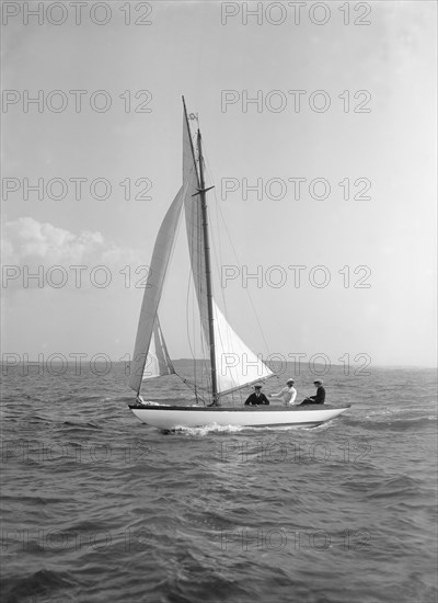 The 6 Metre 'Correnzia', 1911. Creator: Kirk & Sons of Cowes.