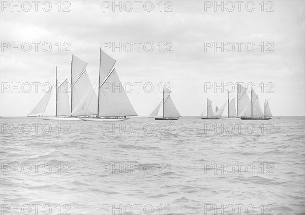 Start for the King's Cup yacht race, 1913. Creator: Kirk & Sons of Cowes.