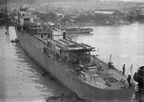 Navy ship under construction, 28th July 1937. Creator: Kirk & Sons of Cowes.