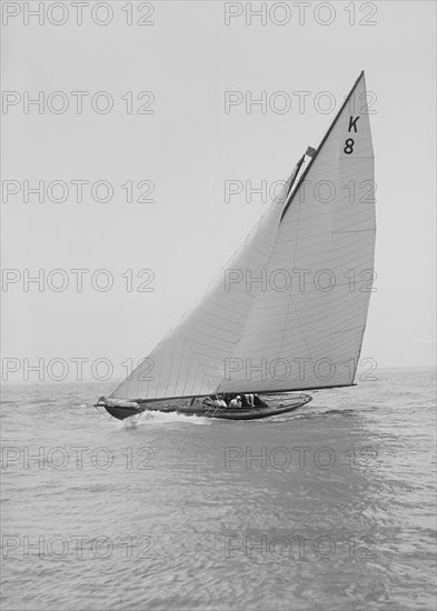 The 7 Metre yacht 'Pinaster' (K8), 1914. Creator: Kirk & Sons of Cowes.