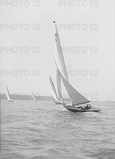 Group of 7 Metre yachts racing, 1914. Creator: Kirk & Sons of Cowes.