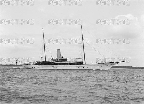 The steam yacht 'Shemara' under way, 1914. Creator: Kirk & Sons of Cowes.