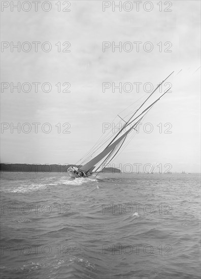 The Big Class 'White Heather II' heeling in a good wind, 1911. Creator: Kirk & Sons of Cowes.