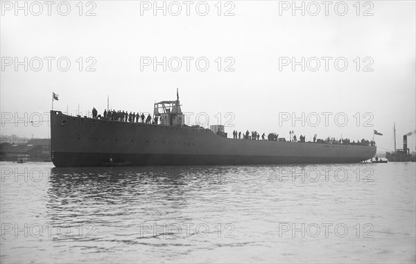 The Chilean destroy 'Almirante Condell' after launch, 27th January 1913.  Creator: Kirk & Sons of Cowes.