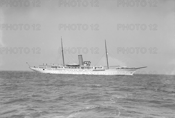 The steam yacht 'Glencairn', 1912. Creator: Kirk & Sons of Cowes.