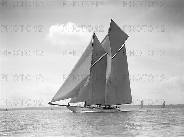 The handsome racing schooner 'Waterwitch', 1911. Creator: Kirk & Sons of Cowes.