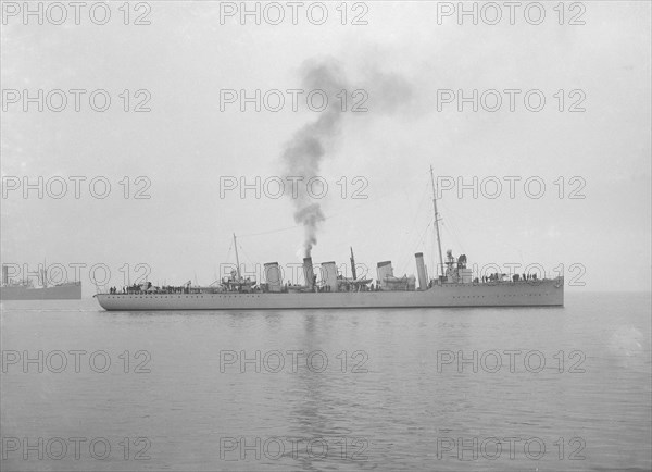 'HMS Broke', 1914. Creator: Kirk & Sons of Cowes.