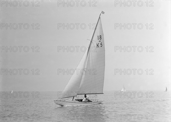 The 18-foot keelboat 'Vanity' (K5), 1922. Creator: Kirk & Sons of Cowes.