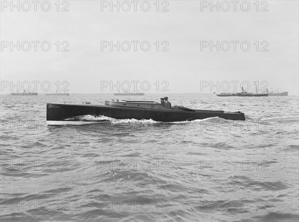 Saunders motor launch, 1914. Creator: Kirk & Sons of Cowes.