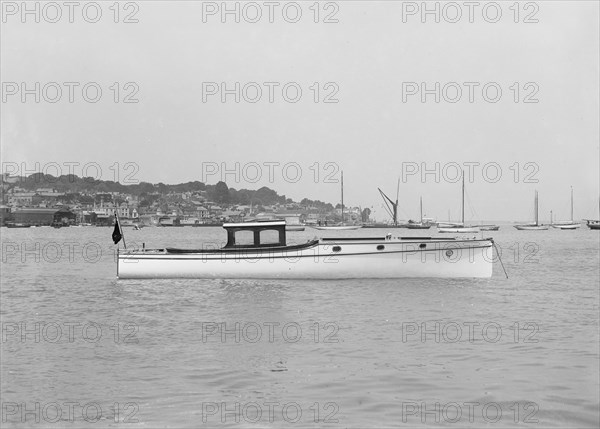 Wolseley motor launch, 1914. Creator: Kirk & Sons of Cowes.