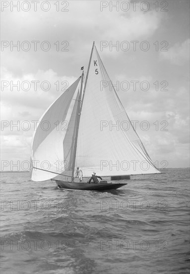 The 7 Metre class 'Endrick', 1912. Creator: Kirk & Sons of Cowes.