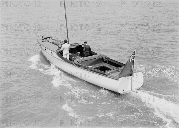 The cabin cruiser 'Minnehaha', 1914. Creator: Kirk & Sons of Cowes.