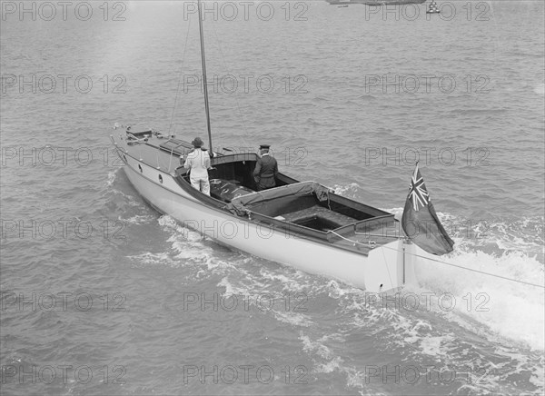 The cabin cruiser 'Minnehaha', 1914. Creator: Kirk & Sons of Cowes.