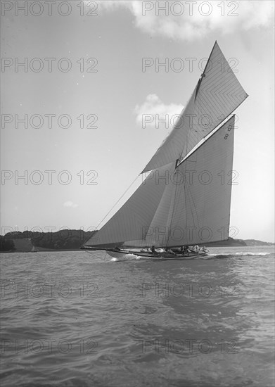 The 15 Metre cutter 'Paula II' close-hauled, 1911. Creator: Kirk & Sons of Cowes.