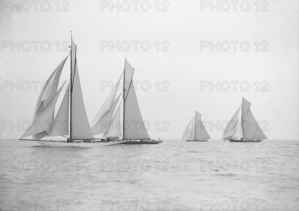 Group of Cruisers: Ma'oona, Bloodhound, Sonya, & Creole.  Creator: Kirk & Sons of Cowes.