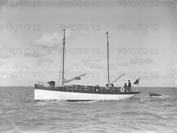 Motor yacht 'Neva' under way, 1911. Creator: Kirk & Sons of Cowes.