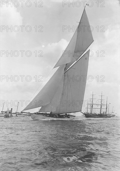 The Big Class, 186 ton sailing yacht 'Lulworth' making good speed, 1924. Creator: Kirk & Sons of Cowes.