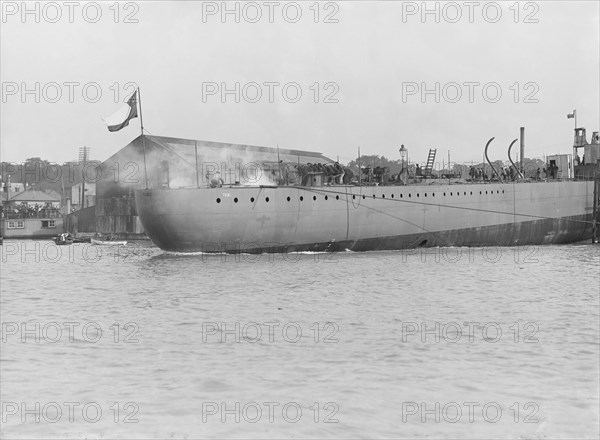 The launch of Chilean destroy 'Almirante Lynch', 28th September 1912. Creator: Kirk & Sons of Cowes.