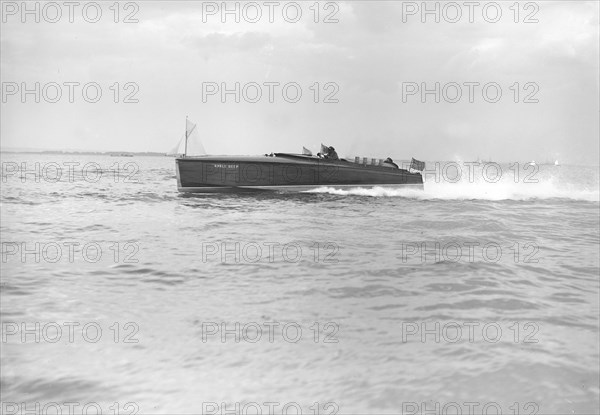 The American hydroplane 'Ankle Deep', 1913. Creator: Kirk & Sons of Cowes.