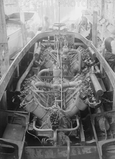 Izme's two 150 hp engines, 1913. Creator: Kirk & Sons of Cowes.