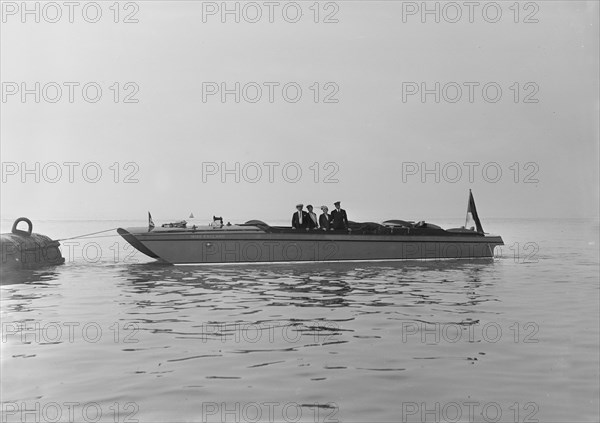 Sea sled 'Miss England' at mooring, 1922. Creator: Kirk & Sons of Cowes.