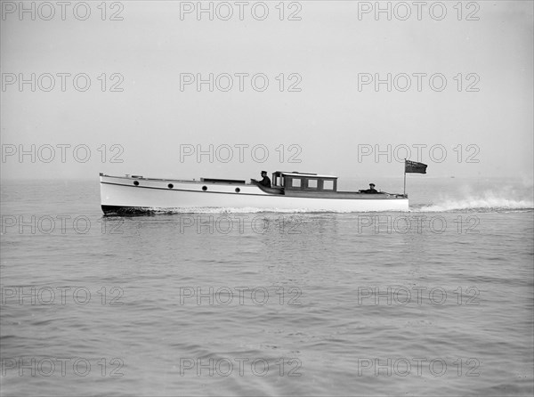 Austin 40ft motor launch under way, 1912. Creator: Kirk & Sons of Cowes.